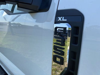 2025 Ford Super Duty F-350 DRW XL