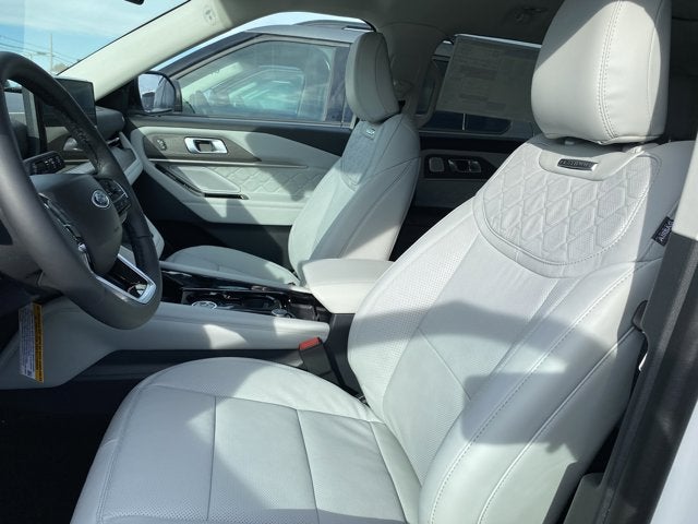 2026 Ford Explorer Platinum 4WD