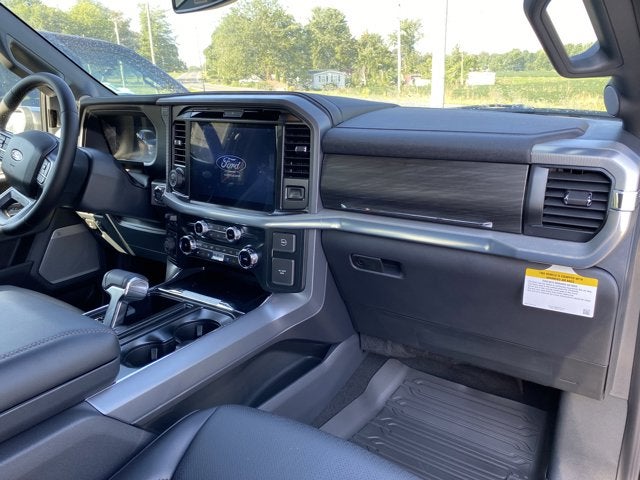 2025 Ford F-150 LARIAT 4X4